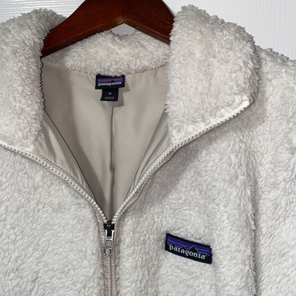 Patagonia white fleece zip up - Picture 2 of 3